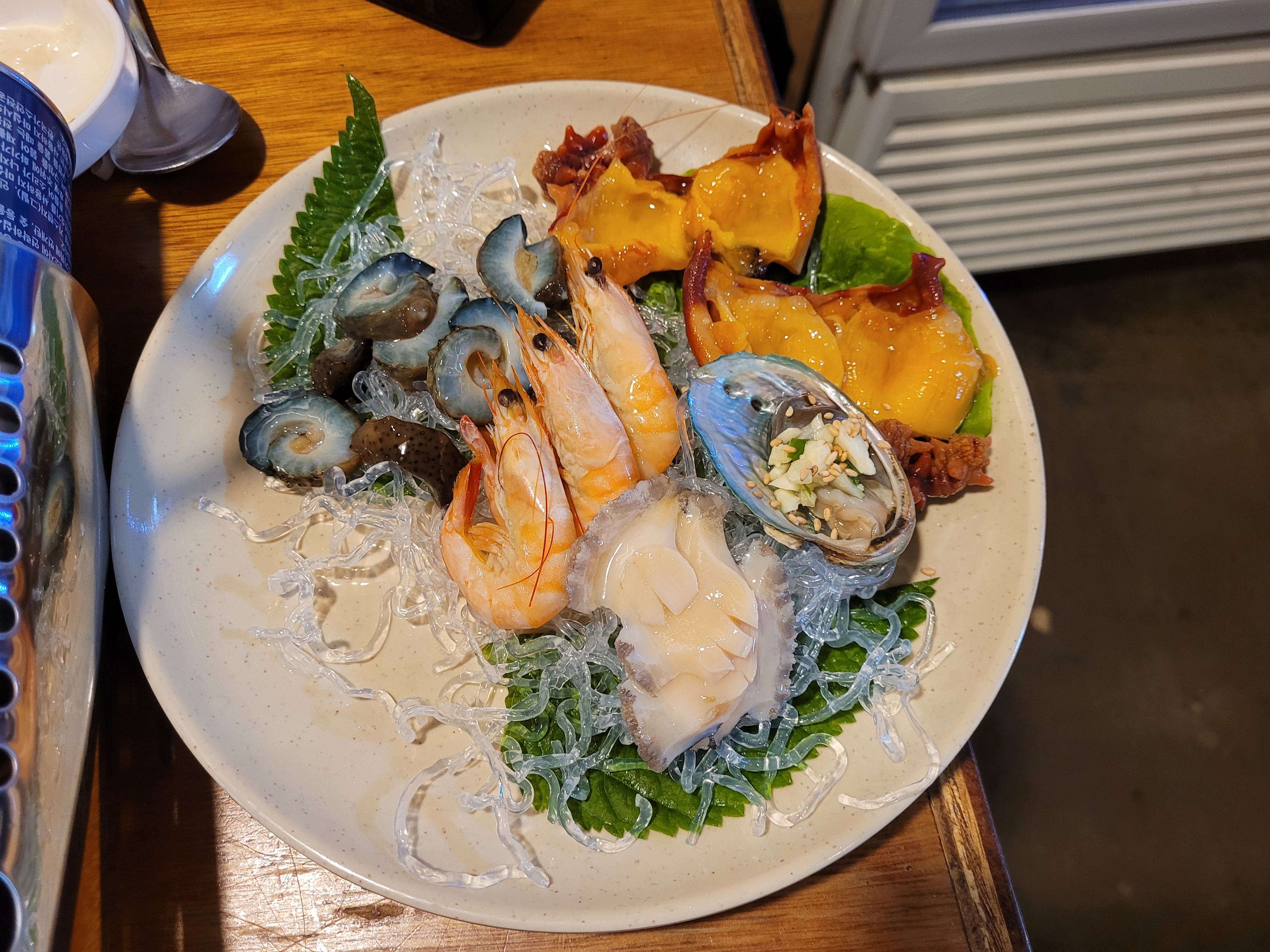 전복,해삼,새우,멍개 등 모듬해산물