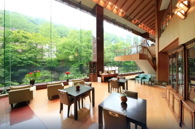 로테이 하나유라 로비