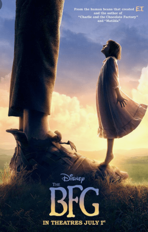 거인의 다리앞에 소녀사진