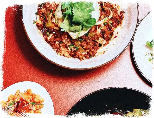 줄서는식당 중식당 차우미엔 몽골리안 비프 방방면 압구정 도산공원 맛집