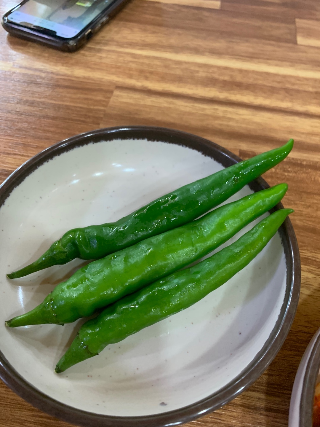 매운 고추와 칼국수