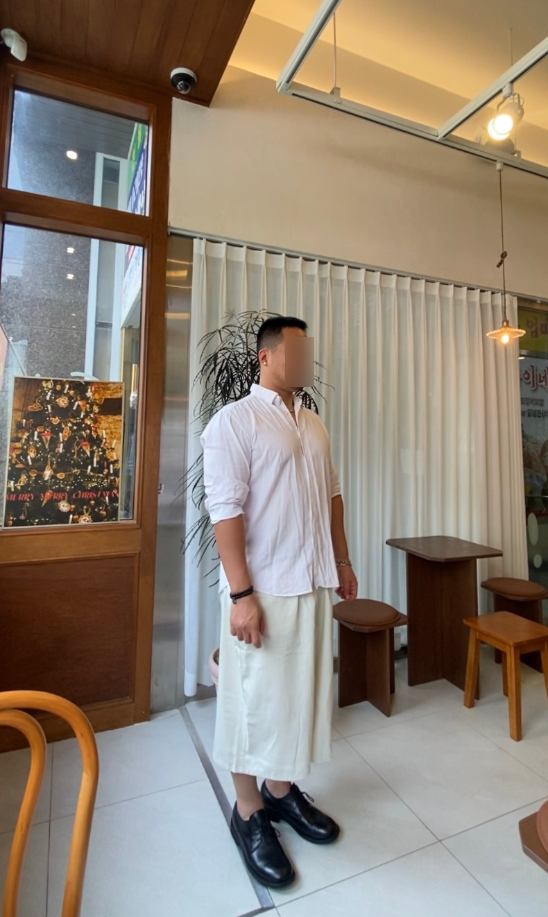 데일리룩('26. 7. 26.)케이엔드 나바호 터키석 비즈목걸이, 무신사스탠다드 텐셀 린넨셔츠, 무신사스탠다드 린넨라이크 버뮤다 데님팬츠, 킨치 SHOWER 808 더비슈즈 구두