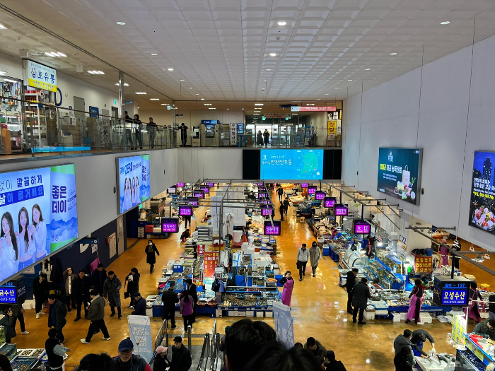 노량진 수산시장의 모습