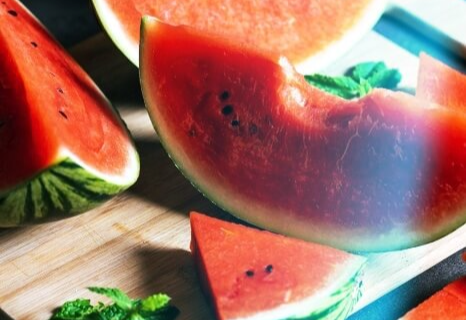 큼직하게-잘라진-수박