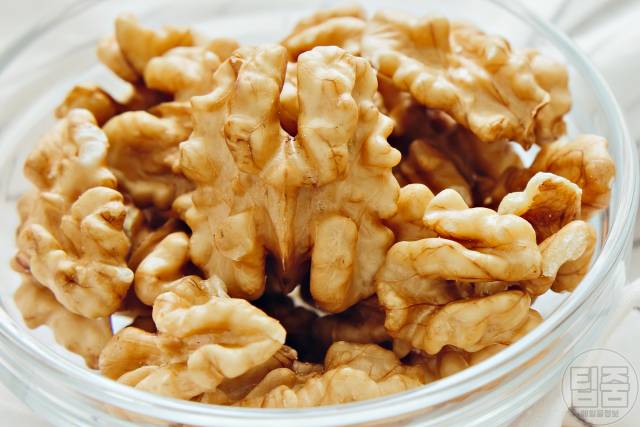 종아리 붓기 빼는 음식 호두 붓기빼는 차