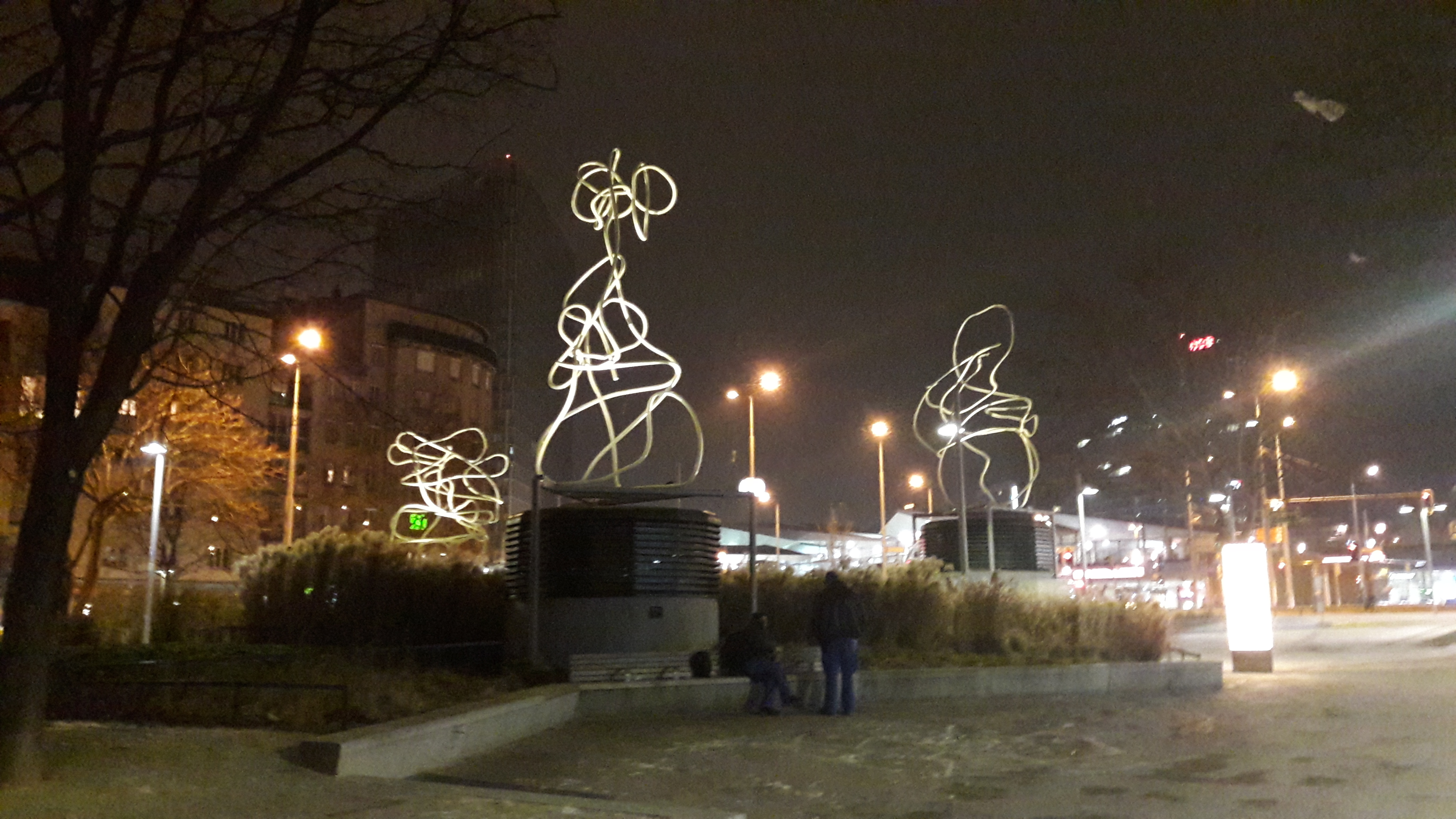 빈 중앙역 앞 공원 조형물