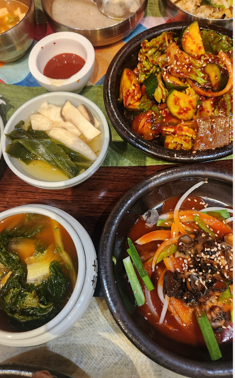 묵무침과 소라무침 이미지