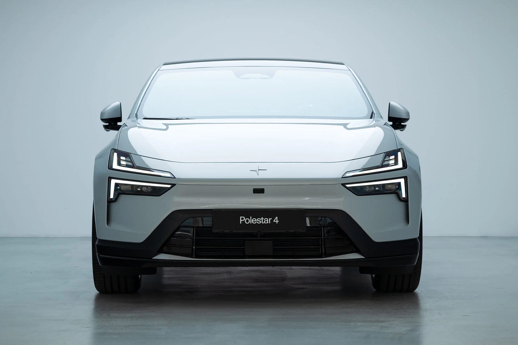 폴스타 폴스타 4