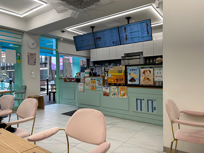 커피마마퀸-매장-내부1