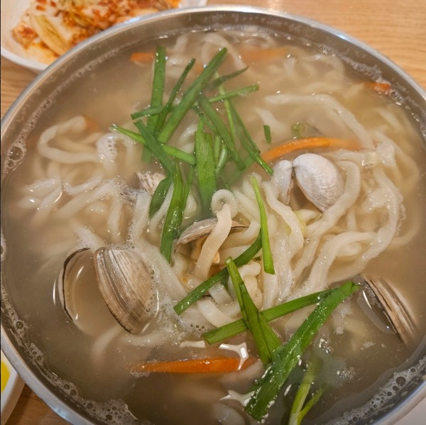 유성 온천칼국수 메뉴 이미지