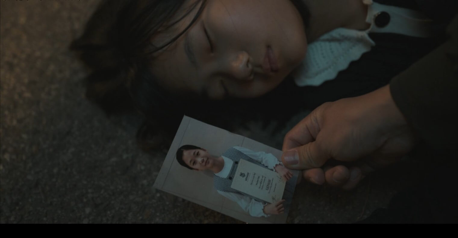 어설픈 초짜 유괴범과 기억을 잃은 천재 소녀의 첫 만남