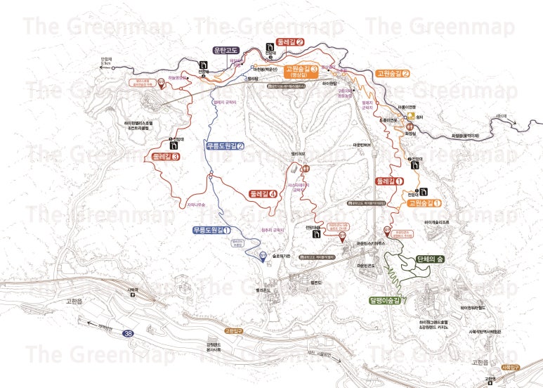 ▲ 채색 전, 정밀하게 코스를 설계하는 스케치 작업