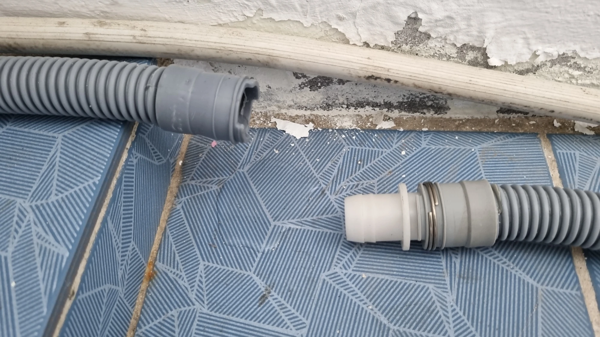 세탁기 호스 분리 모습