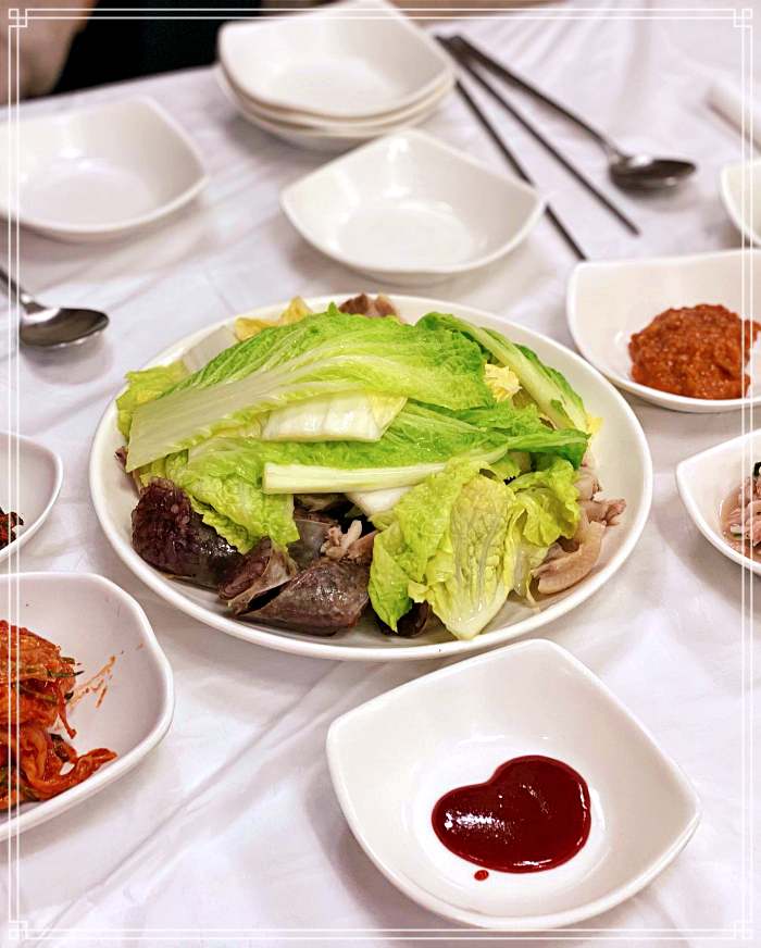 생방송 오늘저녁 순천 웃장국밥거리 1+1 맛집, 9천원, 배춧잎 수육 한 접시 서비스, 순대국밥 맛집