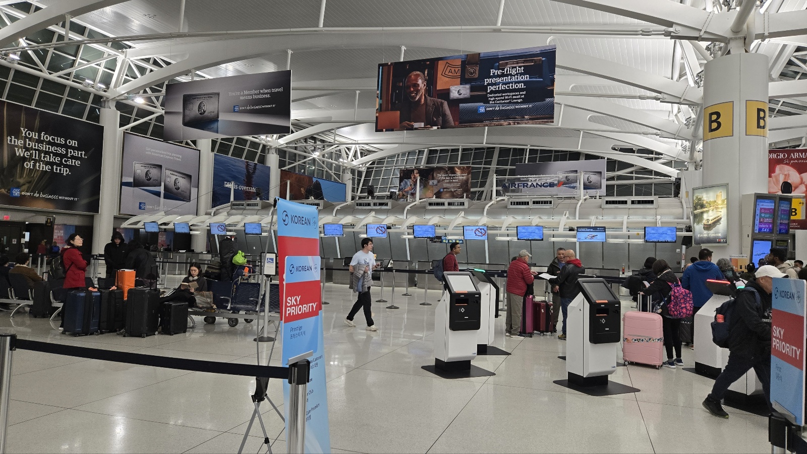 미국에서 대한민국 여행하기 위해 출국 준비 중 뉴욕JFK 공항에서 직접 찍은 사진