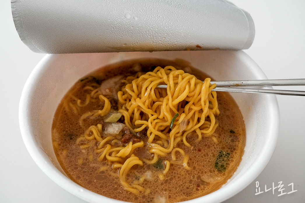 일본여행 일본여행준비 도쿄여행 삿포로여행 스미레 미소라멘 일본편의점 일본돈키호테 일본편의점컵라면 일본쇼핑리스트 홋카이도여행 삿포로여행 삿포로라멘 일본편의점추천 일본돈키호테추천 일본라면 일본라멘 일본편의점라면 일본간식추천 스미레미소라멘 컵라면