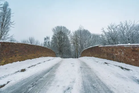 블랙아이스 원인과 대처방법