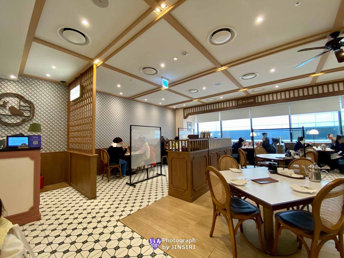 μμΈ λͺ©λ ν콩μμ λ€μ¬ μΆμ² νλλ°±νμ μ°μ‘νλ©΄