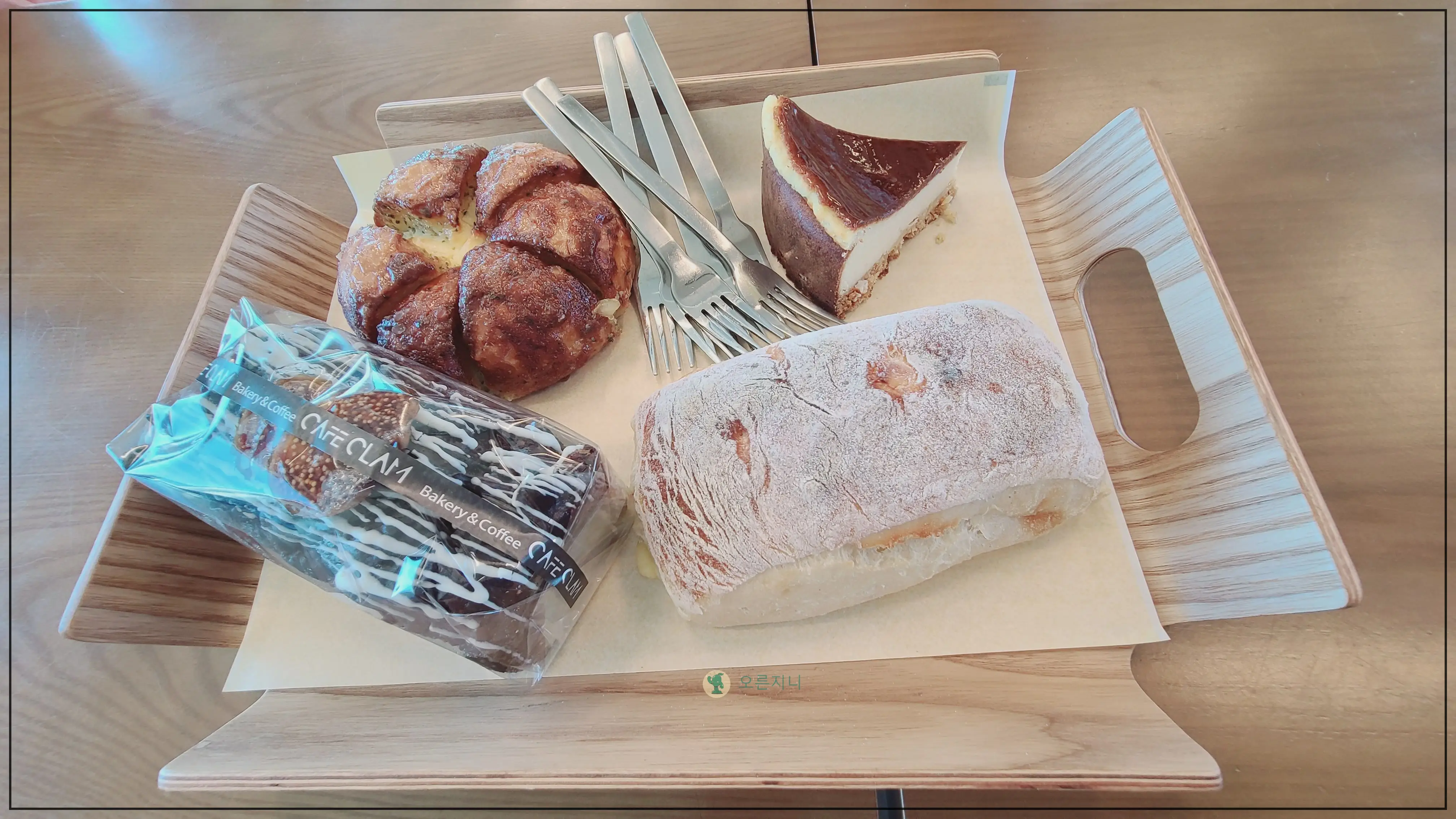 동해-망상해수욕장-바다앞-카페-클램-빵