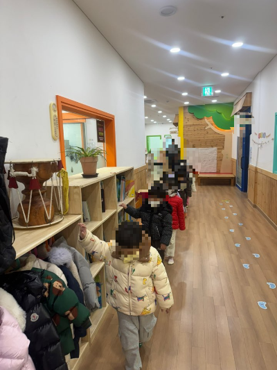 등원 거부의 악순환: 옷 입기부터 거부하는 아이, 심리와 대처법