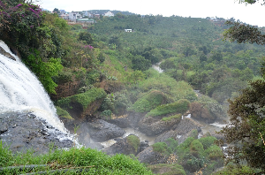 달랏 코끼리 폭포