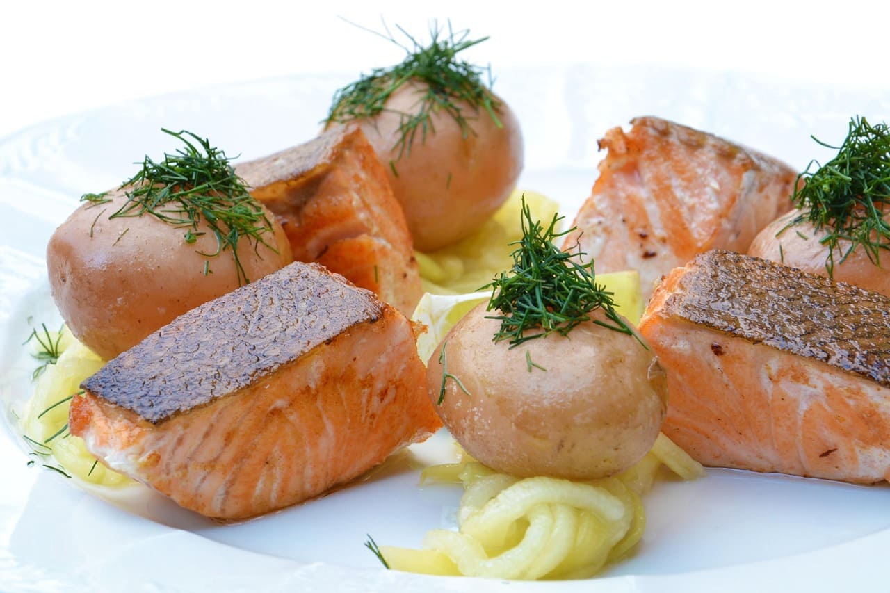 시력 개선에 좋은 음식 연어