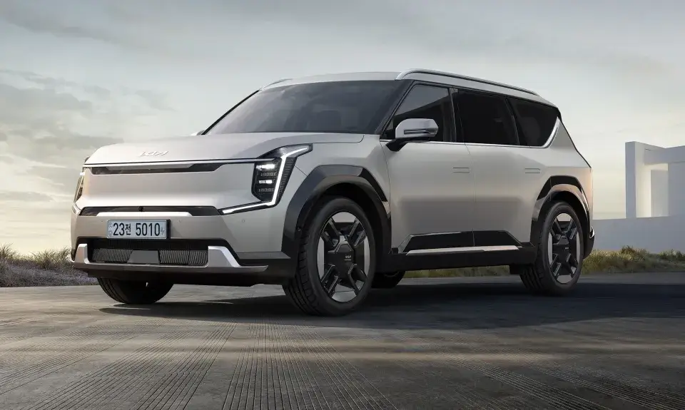 ev9의 전면 디자인