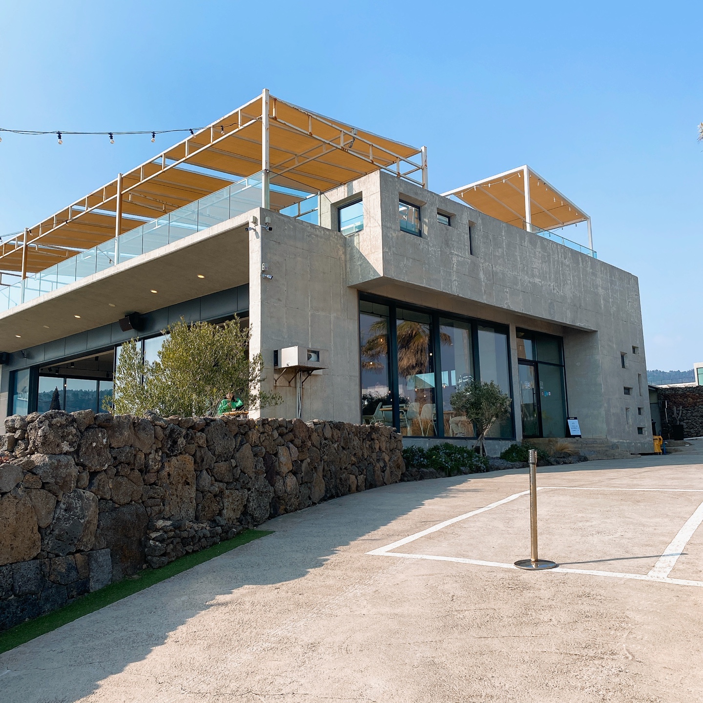 제주 안덕 유채꽃 포토존 오션뷰 카페 휴일로