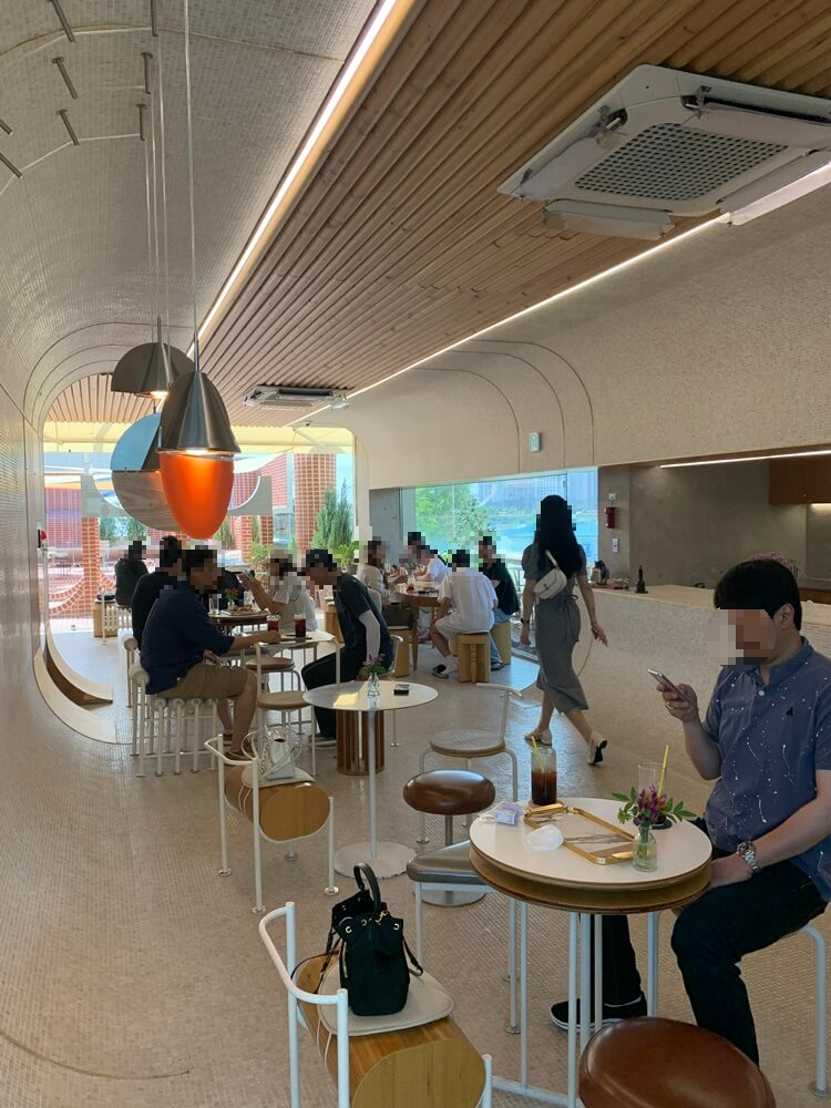 3층 안쪽 좋은 분위기 자리