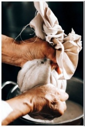 매니큐어 묻었을 때 옷 자국 지우기