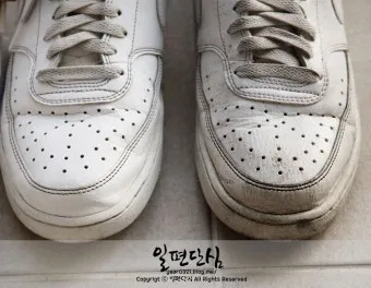 흰 운동화 세탁 베이킹소다 치약 햇빛건조 노란변색 방지_7