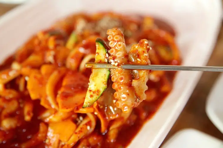 국내산 낙지로 만든 낙지볶음 & 낙지 물회 맛있는 곳 추천