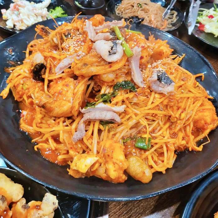 단돈 6천원 푸짐한 아귀찜 한 접시 아구찜 해물찜 대전 갈마동 맛집 추천 생방송투데이 맛있고 싸다고