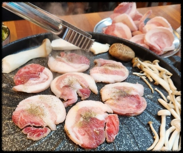 [가격파괴 Why]권반장구이앤샤브샤브&amp;#44; 삼겹살 1인분 가격 보고 소름! 생생정보 출연 맛집