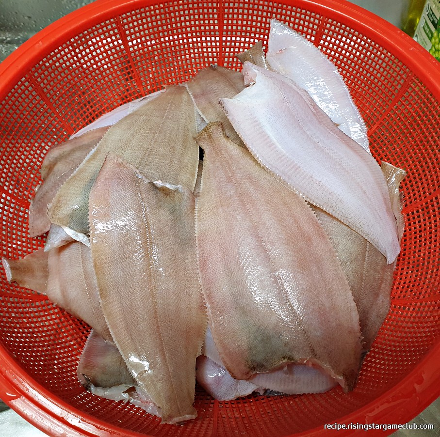 가자미식해에 들어갈 손질된 가자미