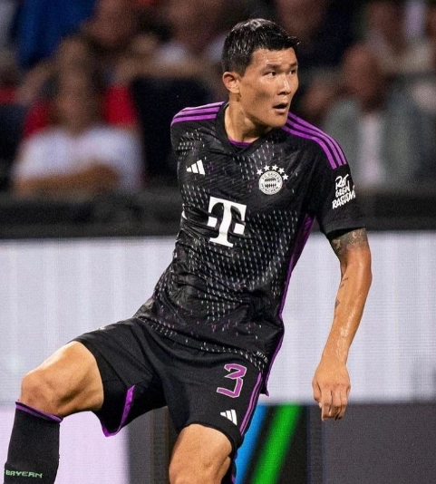 김민재 축구선수 프로필 나이 고향 학력 연봉 가족 와이프