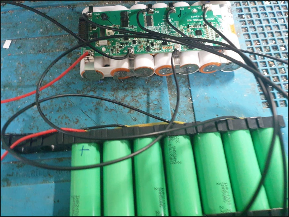 배터리와 회로 분리 전 보조전원 연결