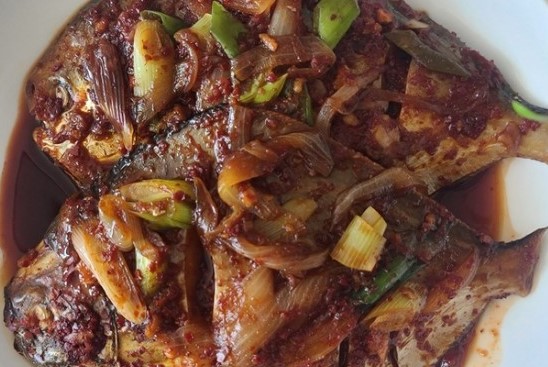 회와 함께 먹을 수 있는 병어조림