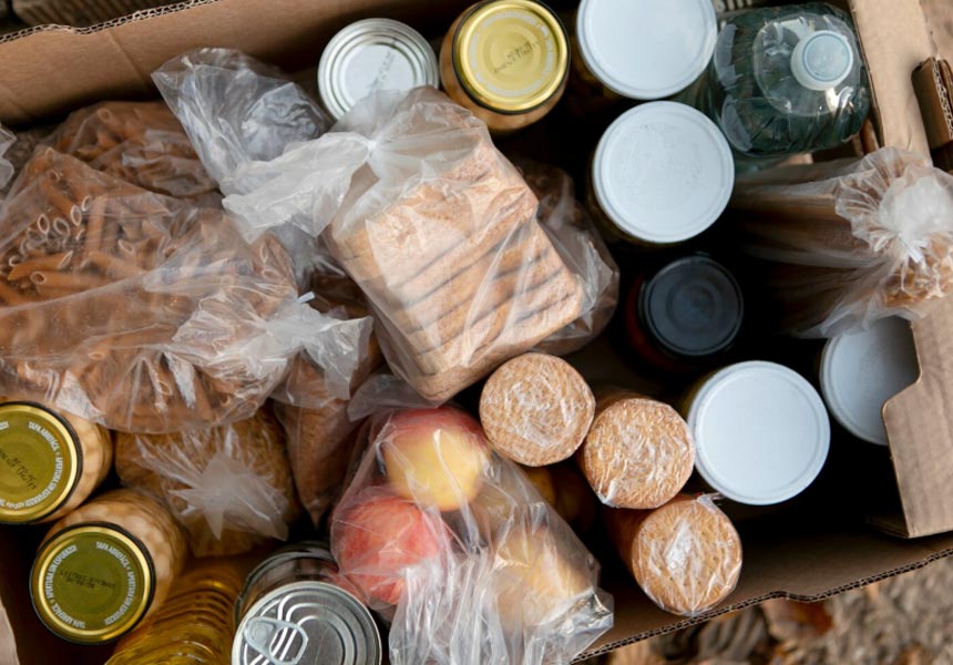 코스트코 대용량 상품과 생활용품 박스