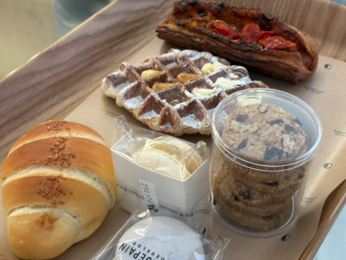 꾸드뱅 본점 : 6년 연속 블루리본 수상! 리본 크루아상과 휘낭시에로 유명한 베이커리 카페