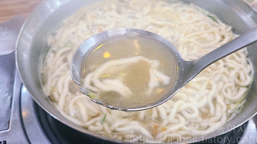 밀밭길-바지락-칼국수-육수