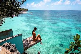 살라그도옹 비치 (Salagdoong Beach) 현지인도 자주 찾는 시퀴홀의 대표 해변. 