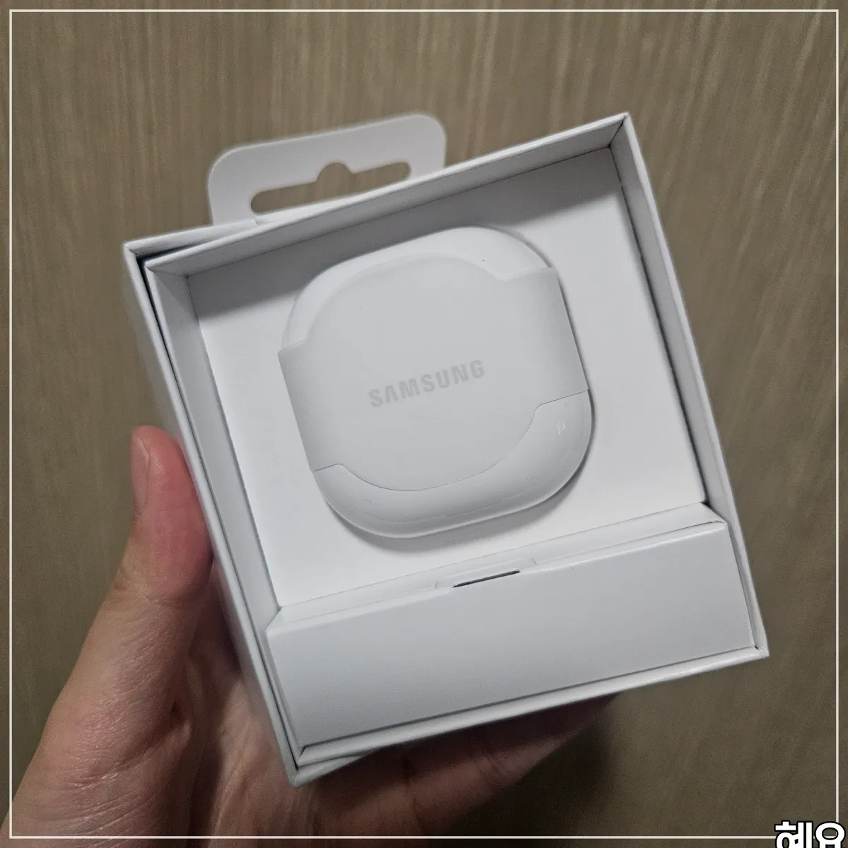 박스에-담긴-갤럭시버즈fe