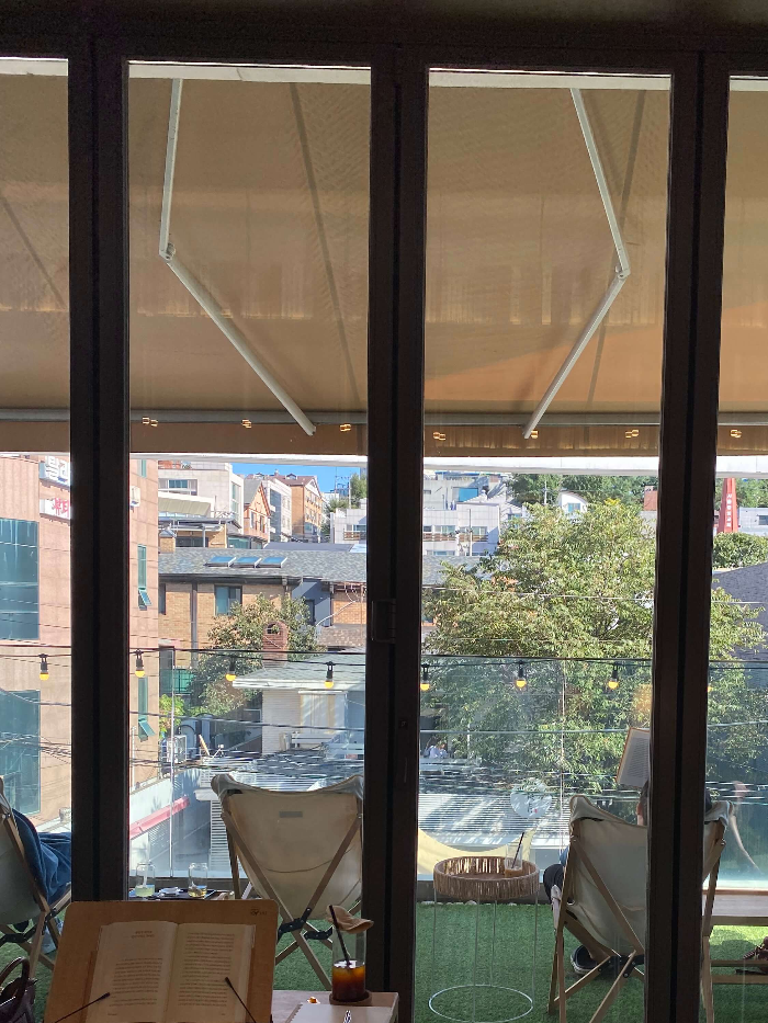 2층-테라스-자리