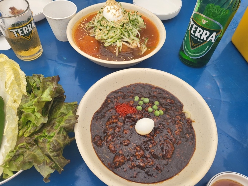 생방송오늘저녁 신당 신당역 고기에 유니짜장 조합 삼겹살 구이에 짜장면 맛집 추천