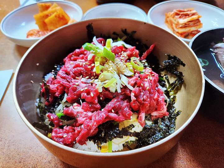 6시내고향 전남 함평 육회 비빔밥 90년 노포 고향정가게 고향노포 생고기 육회낙지비빔밥 요리 맛집 오늘 방송 추천