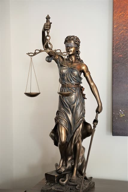 형사소송법상 ‘준항고’와 ‘항고’의 차이와 실제 판례 분석
