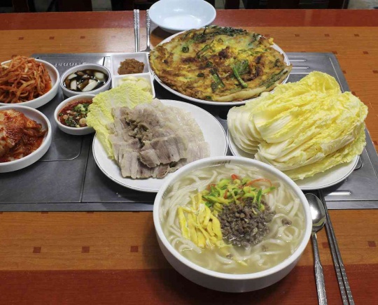 종로 관수동 칼국수 '대련집'