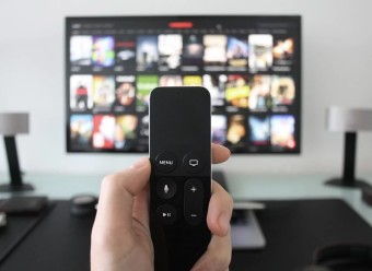 ott서비스 시청중인 사진