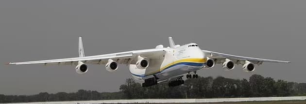 계 유일한 세계 최대 수송기 러시아 공습에 파괴 VIDEO: Footage from Antonov airport appears to confirm AN-225 destruction